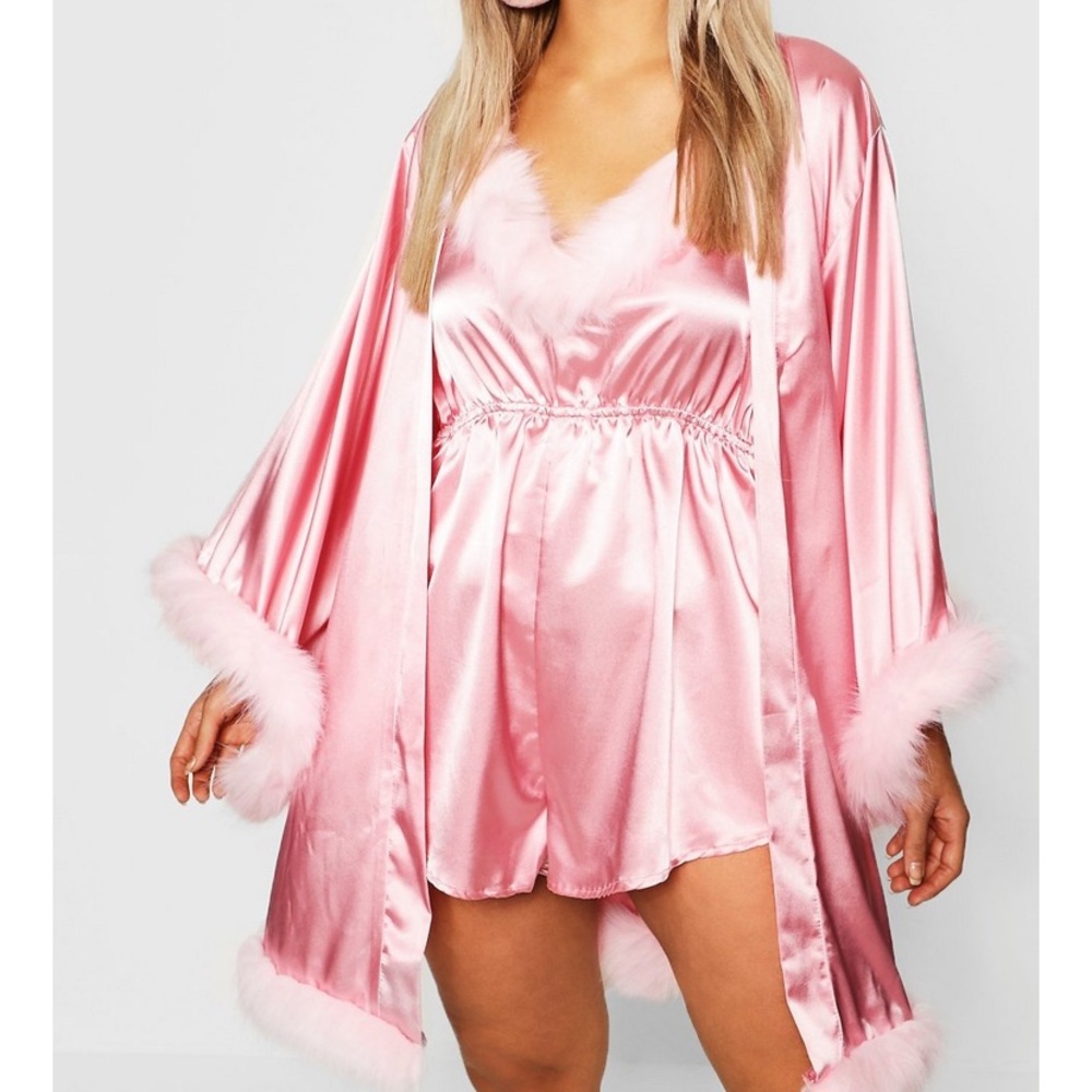 Boohoo pink robe with fuzzy sleeves